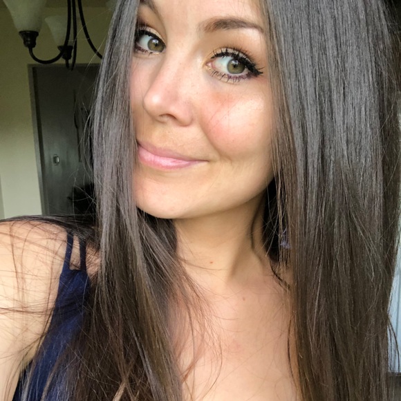 Meet your Posher! Becky 💕 - Picture 2 of 5